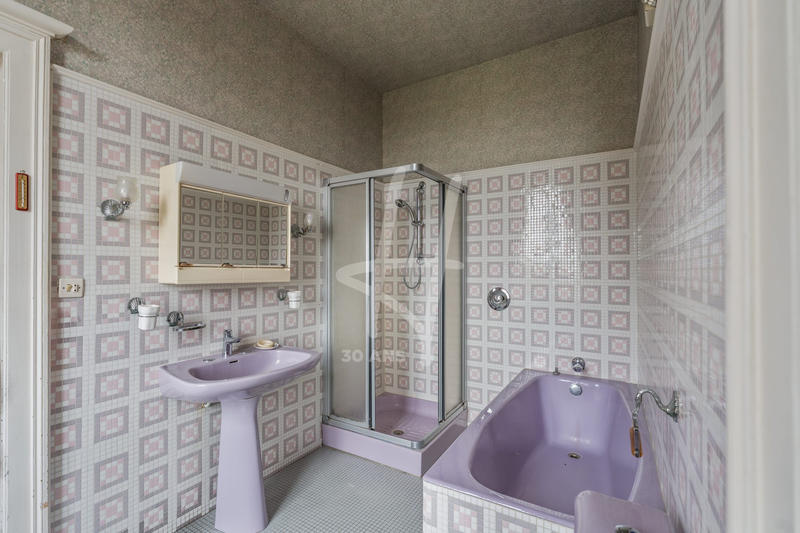 Maison - 226 m² - 7 pièces