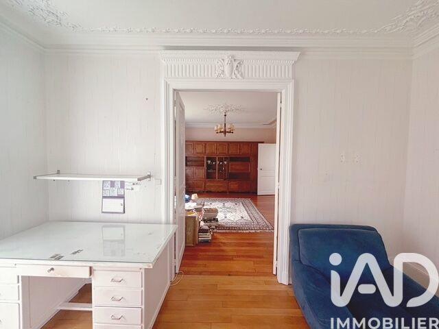 Maison - 201 m² - 7 pièces