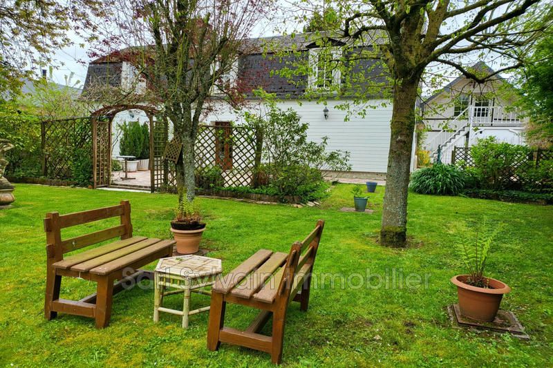 Maison - 170 m² - 9 pièces