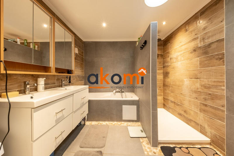 Maison ancienne - 257 m² - 8 pièces