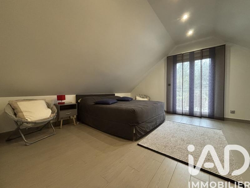 Maison - 236 m² - 10 pièces