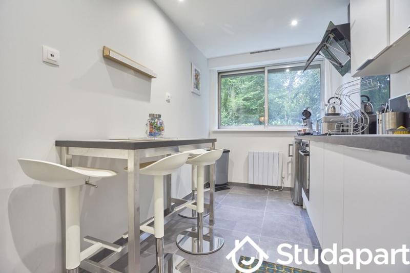 Chambre - 13 m² - 1 pièce