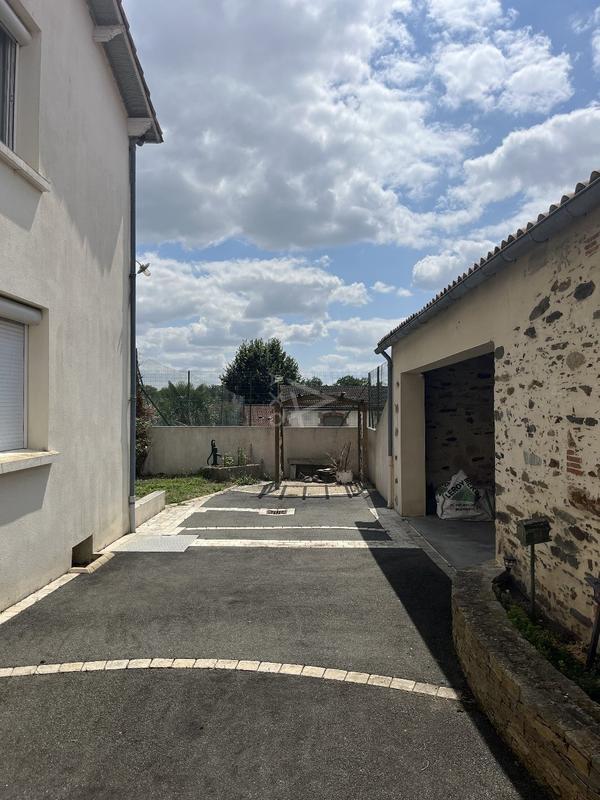 Maison - 195 m² - 7 pièces