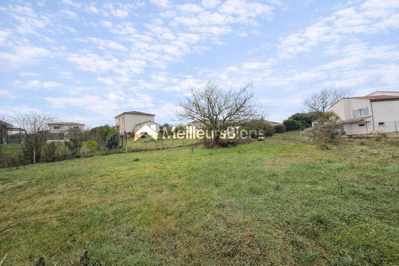 Terrain constructible - 1 781 m²