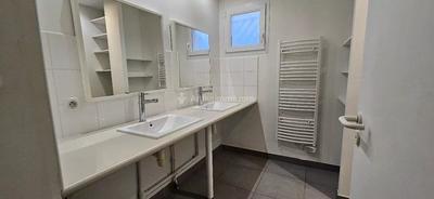 Bureau - 57 m² - 2 pièces