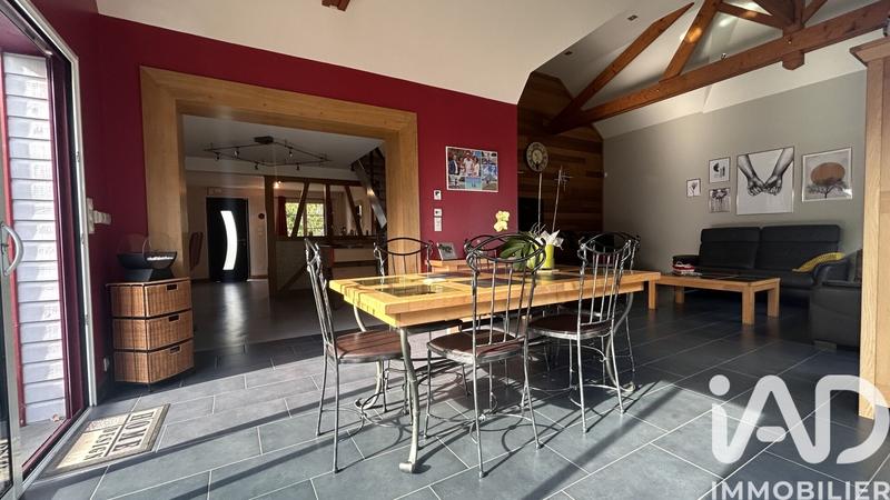 Maison - 142 m² - 8 pièces