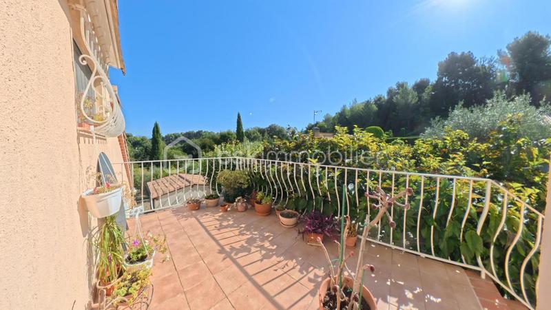 Maison - 180 m² - 6 pièces