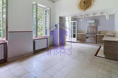 Maison - 390 m² - 10 pièces