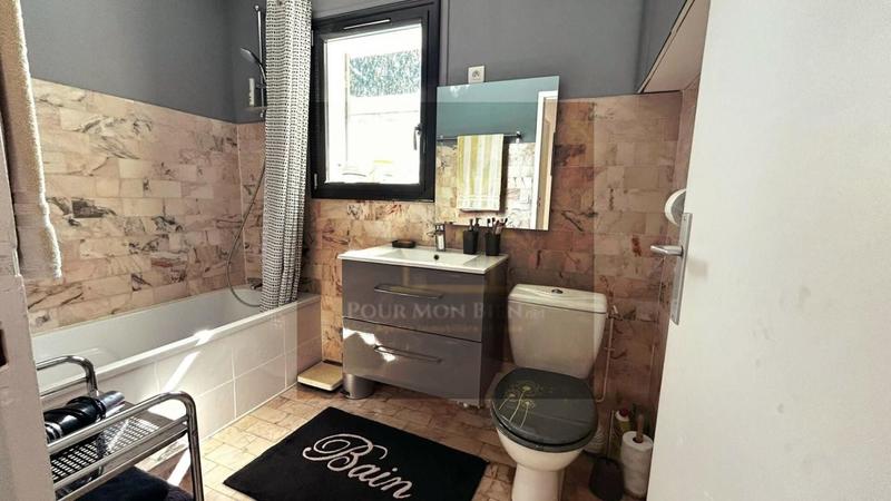 Propriété - 227 m² - 8 pièces