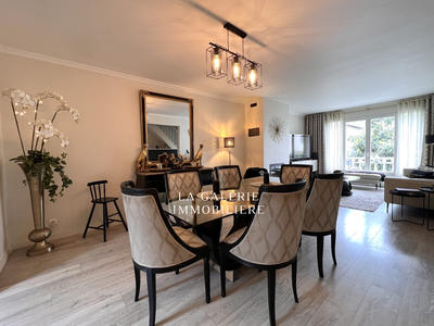 Maison - 186 m² - 8 pièces