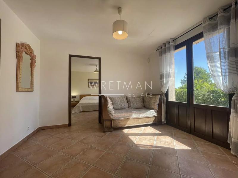 Villa - 238 m² - 8 pièces