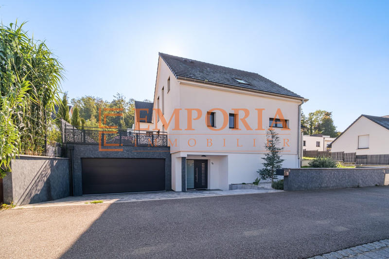 Maison - 143 m² - 6 pièces