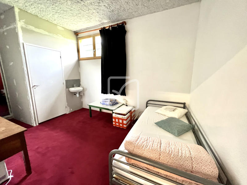 Maison - 330 m² - 5 pièces