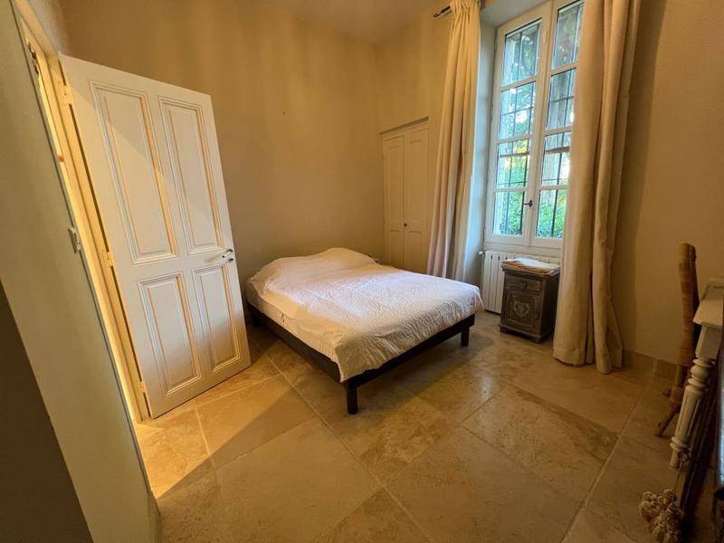 Mas - 262 m² - 8 pièces