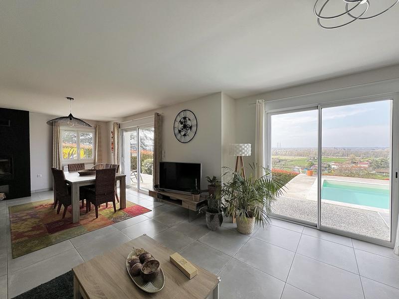 Maison - 125 m² - 5 pièces