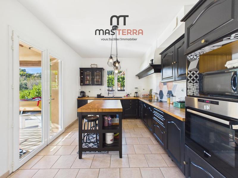 Villa - 223 m² - 9 pièces