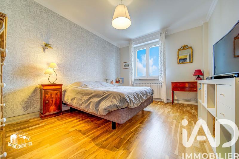 Maison - 212 m² - 10 pièces