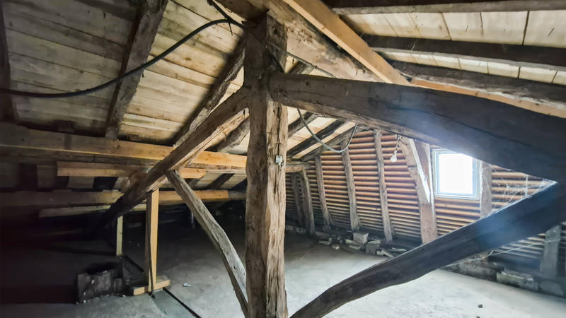 Maison - 242 m² - 9 pièces