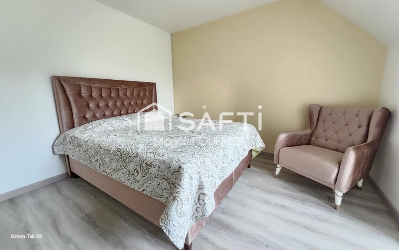 Maison - 230 m² - 9 pièces