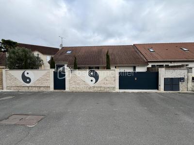 Maison - 105 m² - 4 pièces