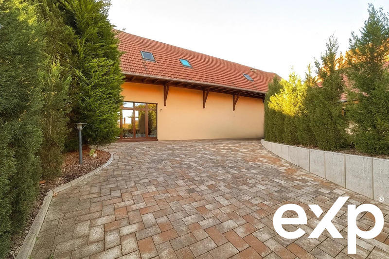 Maison - 180 m² - 6 pièces