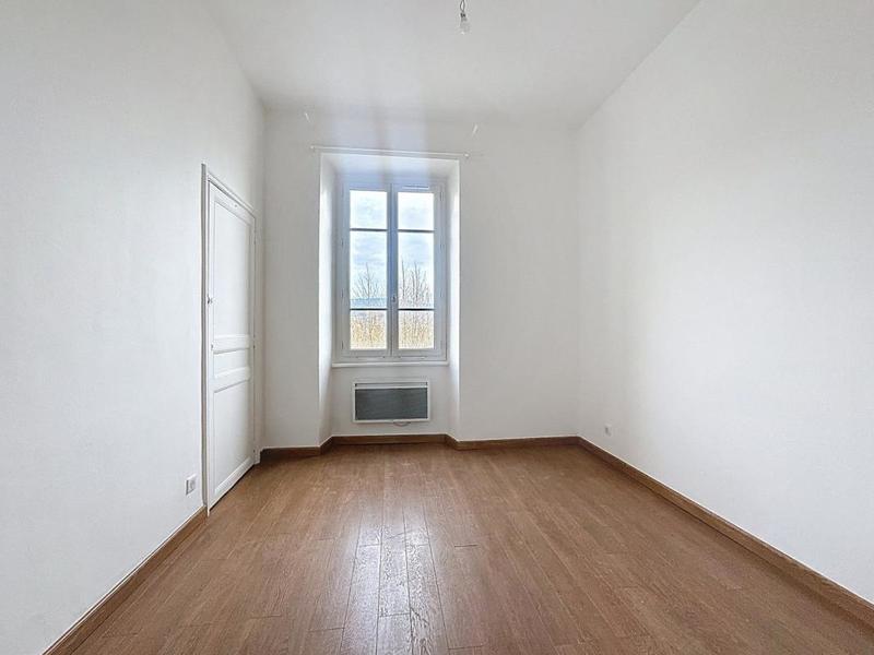 Appartement - 96 m² - 5 pièces