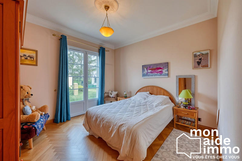 Maison - 180 m² - 6 pièces