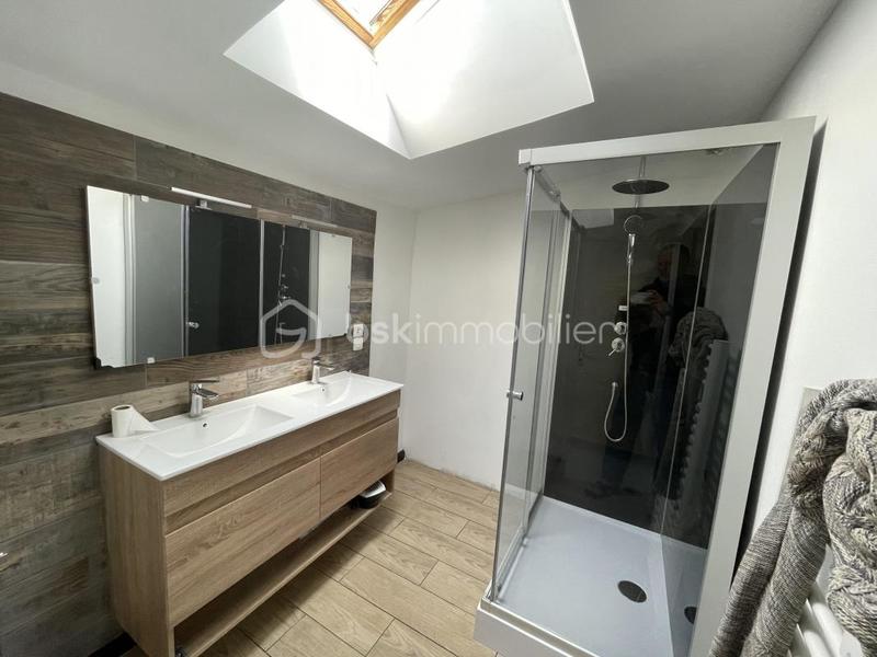 Propriété - 700 m² - 26 pièces