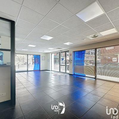 Local commercial - 311 m²