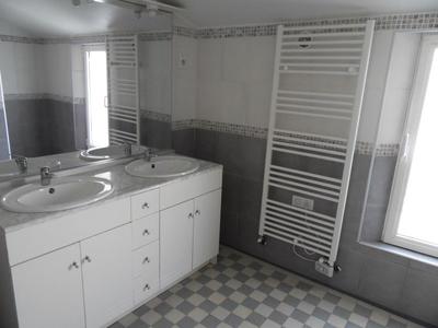 Maison - 250 m² - 10 pièces