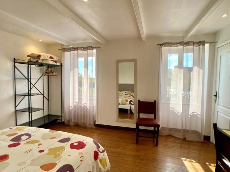 Maison - 272 m² - 9 pièces