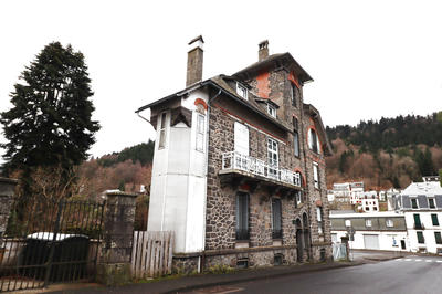 Villa - 200 m² - 13 pièces