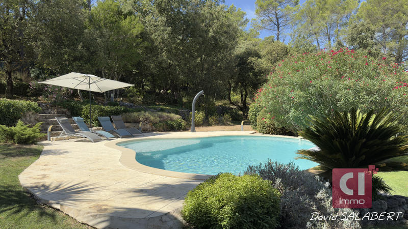 Maison - 188 m² - 8 pièces