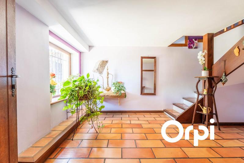 Maison - 240 m² - 6 pièces