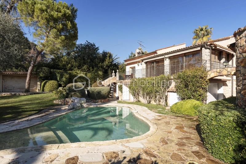 Villa - 216 m² - 5 pièces
