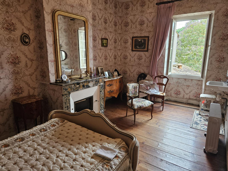 Maison - 220 m² - 10 pièces