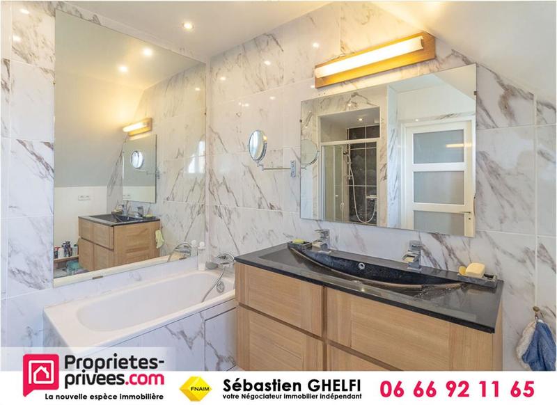 Maison - 198 m² - 11 pièces