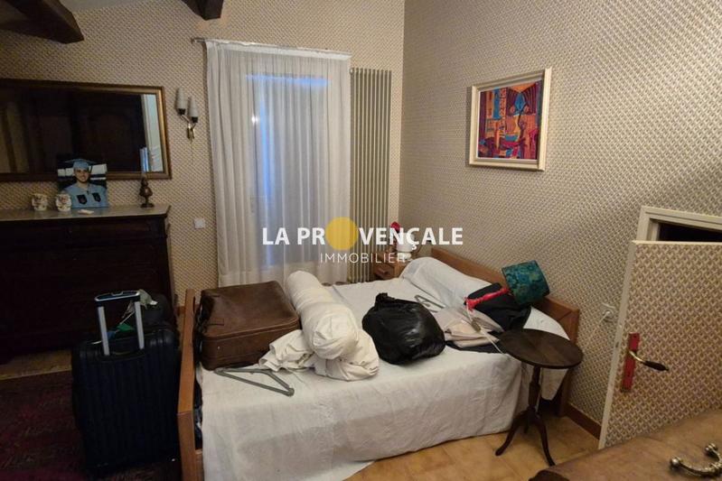 Villa - 184 m² - 6 pièces