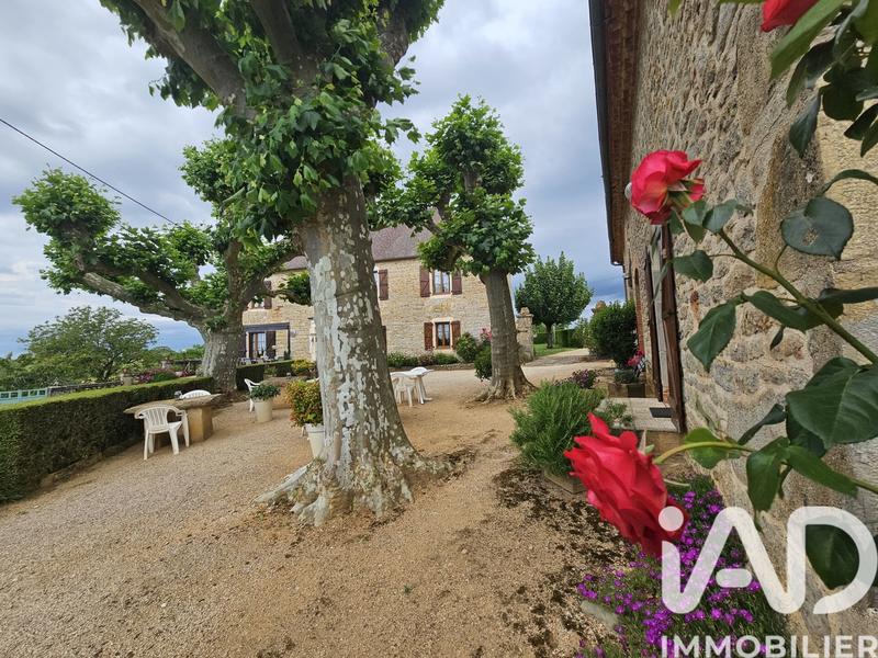 Maison - 372 m² - 14 pièces