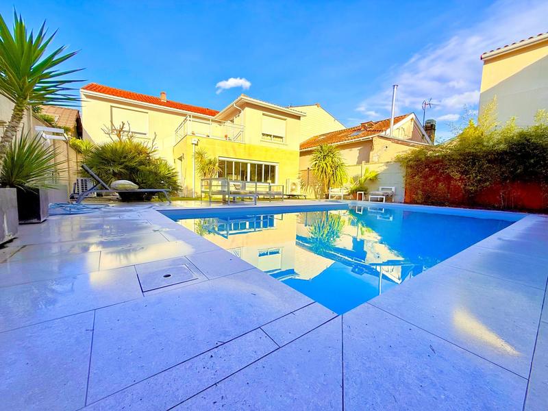 Maison - 193 m² - 6 pièces