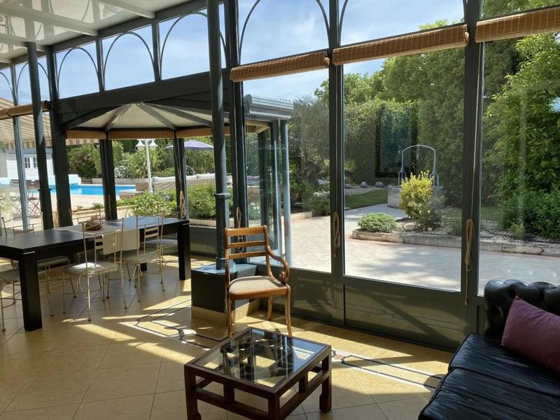 Maison - 245 m² - 7 pièces