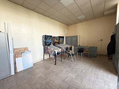 Magasins - 160 m²
