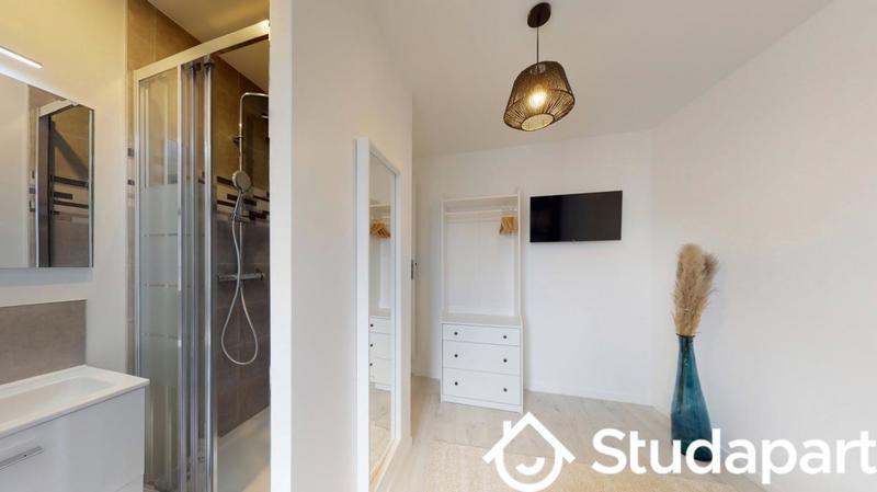 Chambre - 11 m² - 1 pièce