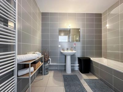 Appartement - 90 m² - 4 pièces