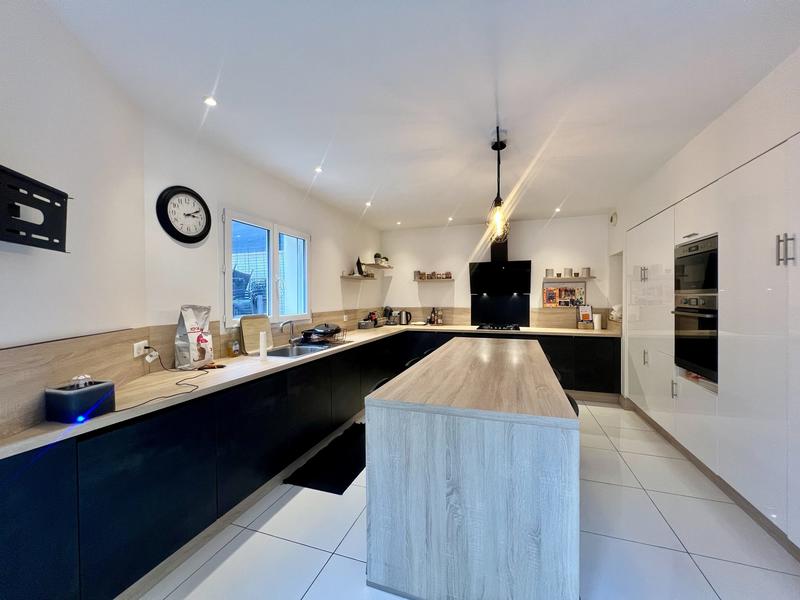 Maison - 136 m² - 6 pièces