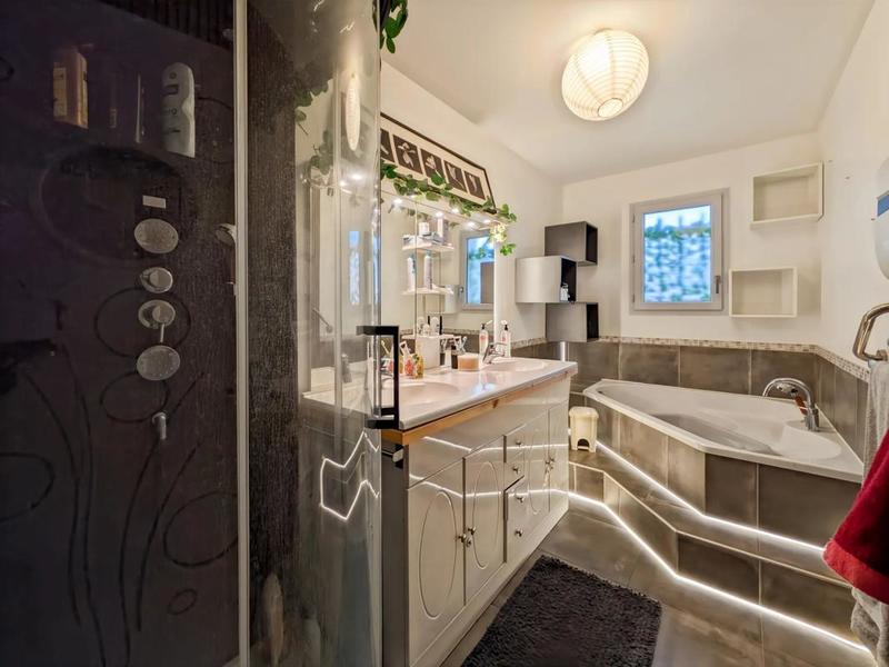 Maison - 115 m² - 5 pièces