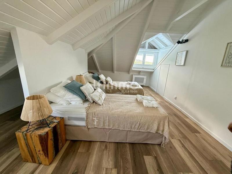 Villa - 180 m² - 6 pièces