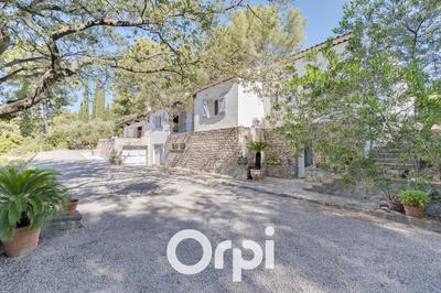 Villa - 220 m² - 5 pièces