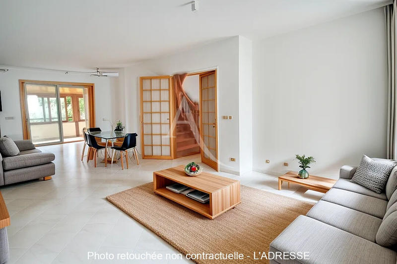 Maison - 195 m² - 10 pièces