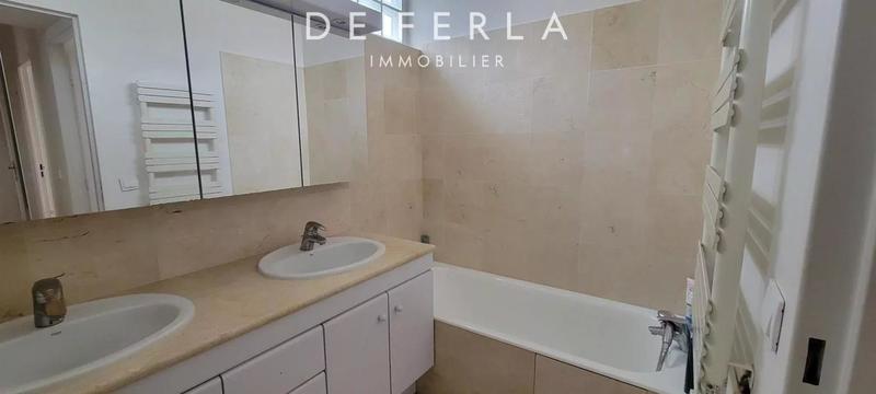 Studio - 114 m² - 6 pièces